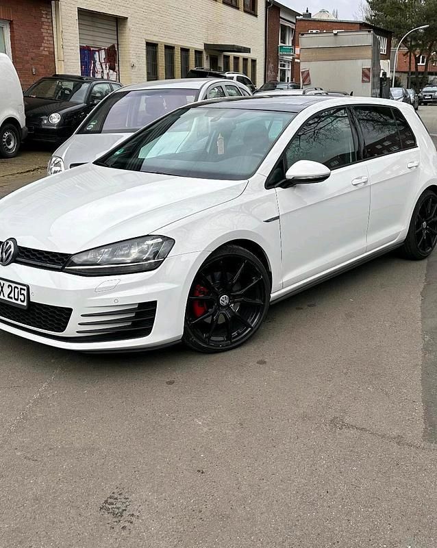 Weiß Gebraucht 2015 VW Golf VII GTD Limousine | 13.000 € (Fairer Preis) - Bild 1/4