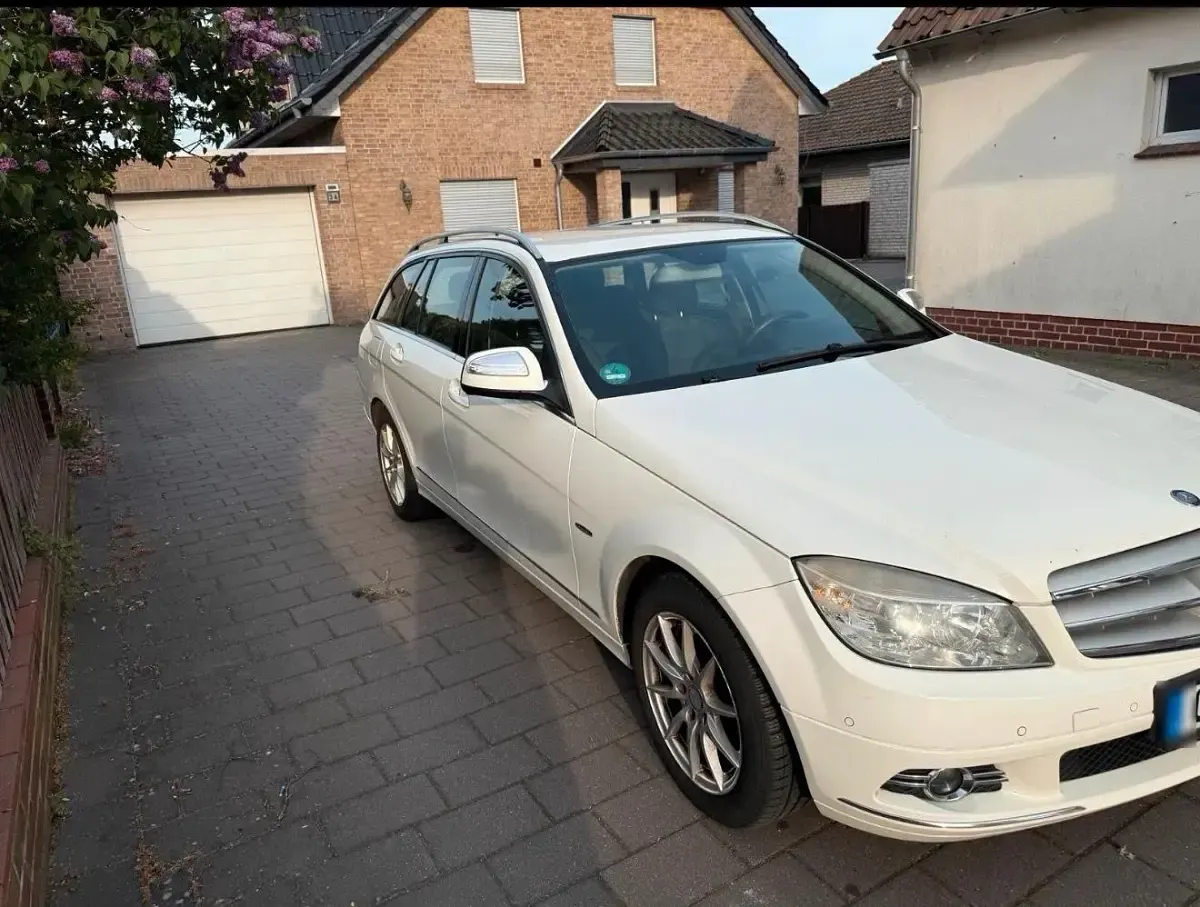 Gebraucht Mercedes C220 170 PS (125 kW) 2008 Weiß Kombi