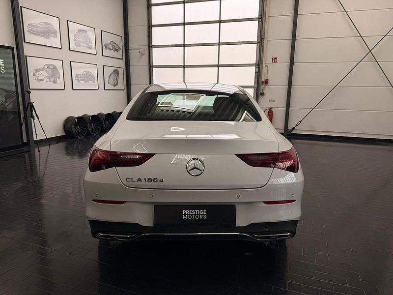 Gebraucht Mercedes CLA180 116 PS (85 kW) 2023 Weiß Limousine