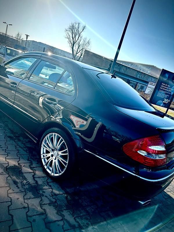 Gebraucht Mercedes E280 190 PS (139 kW) 2005 Schwarz Limousine