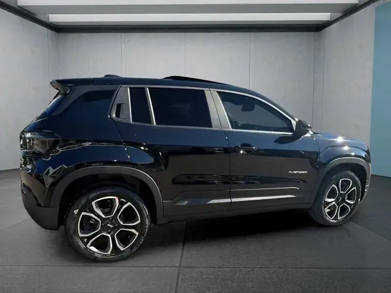 Neu Jeep Avenger 110 PS (80 kW) 2026 Schwarz SUV
