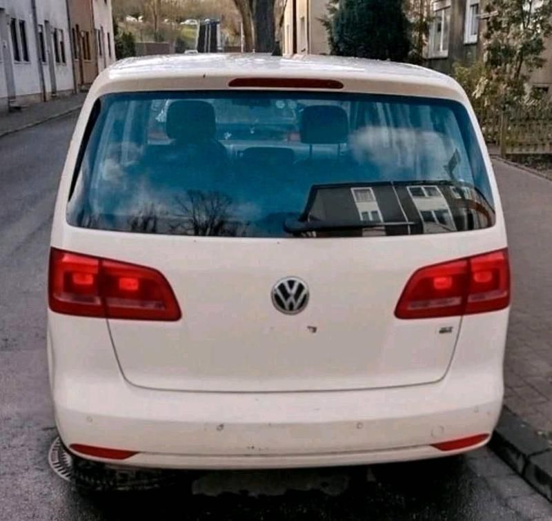 Gebraucht VW Touran 140 PS (102 kW) 2015 Gelb Van / Kleinbus