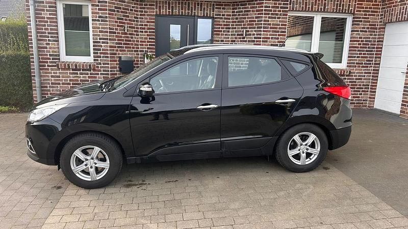 Gebraucht Hyundai ix35 Comfort 135 PS (99 kW) 2012 Schwarz SUV