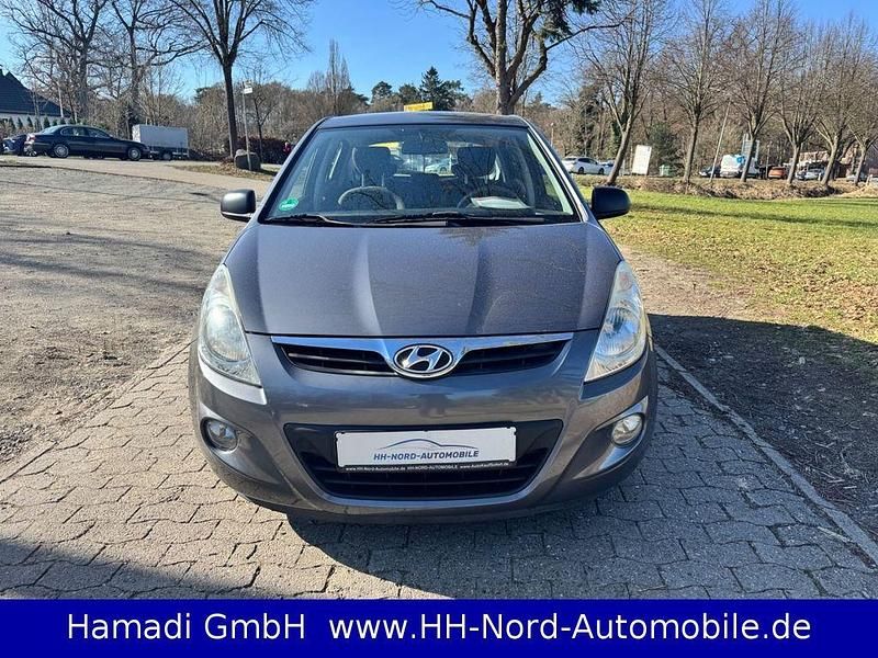 Gebraucht Hyundai i20 Classic 75 PS (55 kW) 2012 Grau Kleinwagen