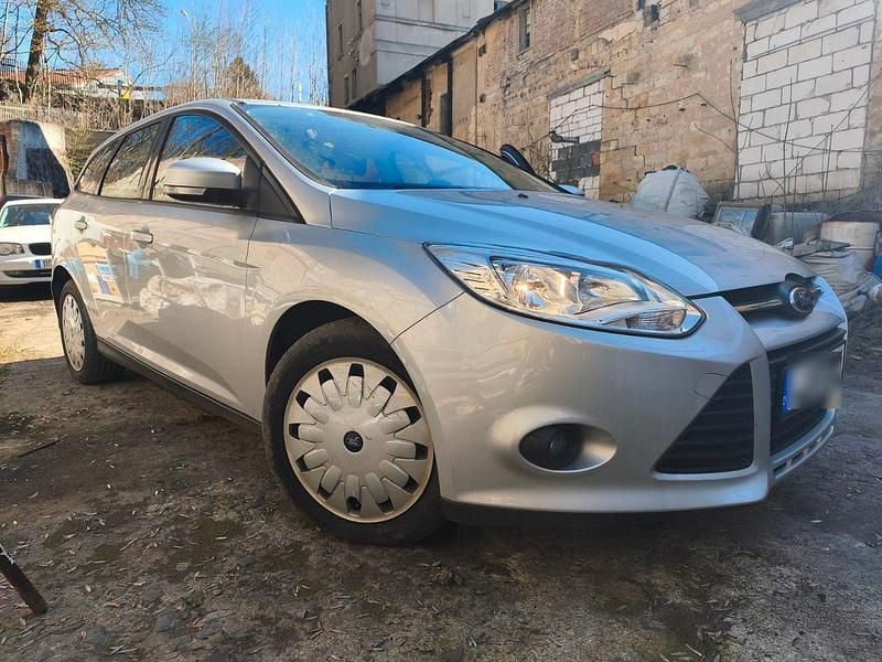 Second-hand Ford Focus 105 CP (77 kW) 2014 Argintiu Break