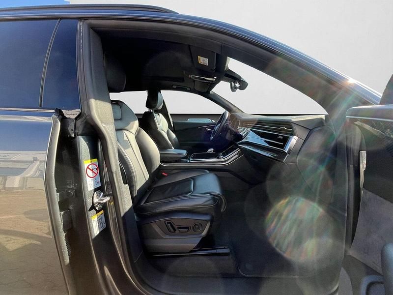 Gebraucht Audi Q8 Ambiente 286 PS (210 kW) 2022 Daytonagrau perleffekt (metallic) SUV