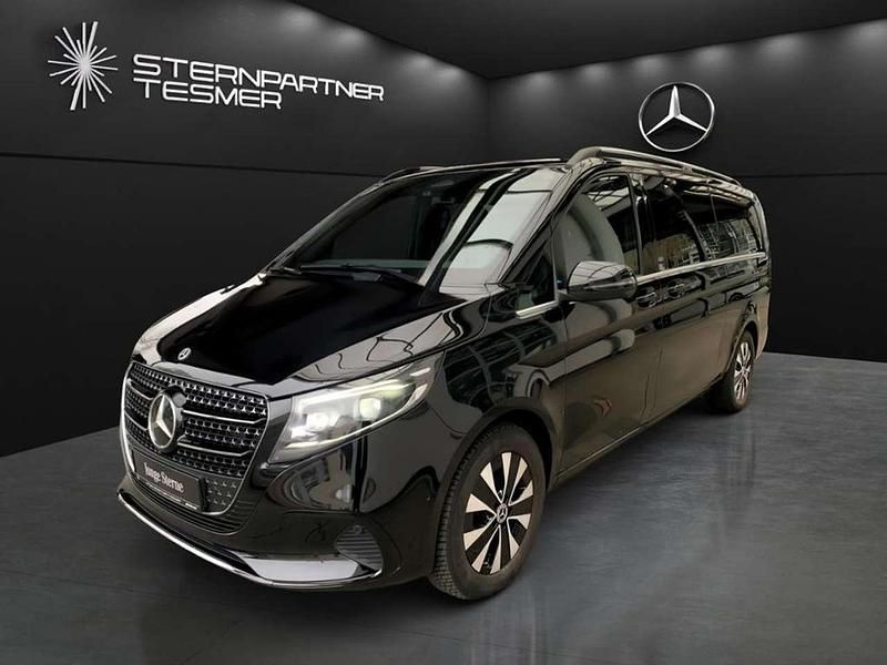 Obsidianschwarz metallic Gebraucht 2024 Mercedes V300 Avantgarde Van / Kleinbus | 72.900 € (Teuer) - Bild 1/4