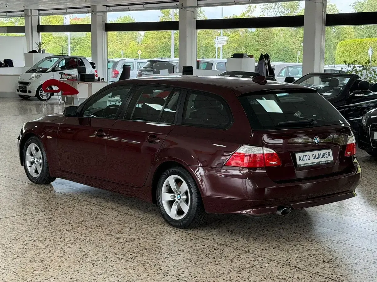 Gebraucht BMW 520 Advantage 177 PS (130 kW) 2009 Rot Kombi