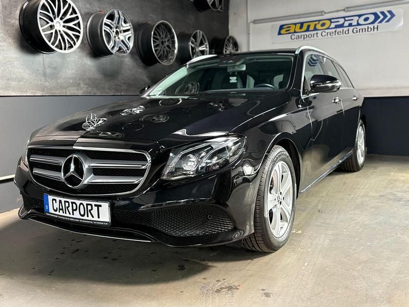 Używany Mercedes E220 194 KM (142 kW) 2017 Czarny Kombi