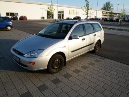 Silber Gebraucht 2000 Ford Focus Ambiente Kombi | 1.999 € (Etwas zu teuer) - Bild 1/4