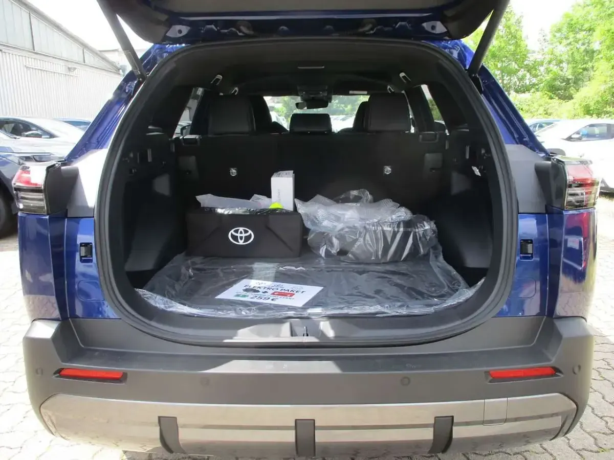 Neu Toyota bZ4X 164 kW (224 PS) 2026 Blau SUV