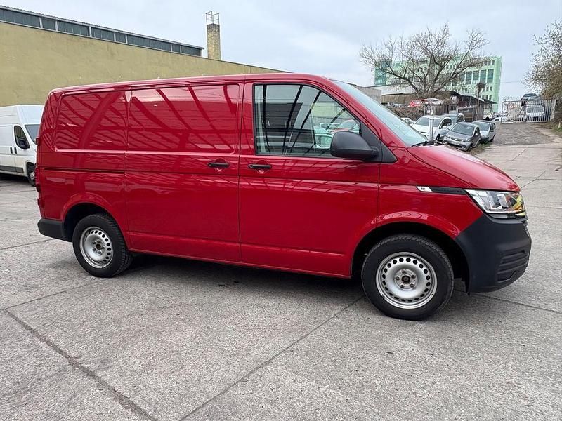 Gebraucht VW T6.1 150 PS (110 kW) 2022 Rot Van