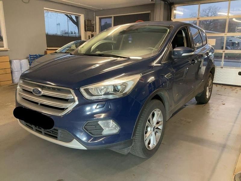 Blau Gebraucht 2018 Ford Kuga Titanium SUV | 14.999 € (Fairer Preis) - Bild 1/1