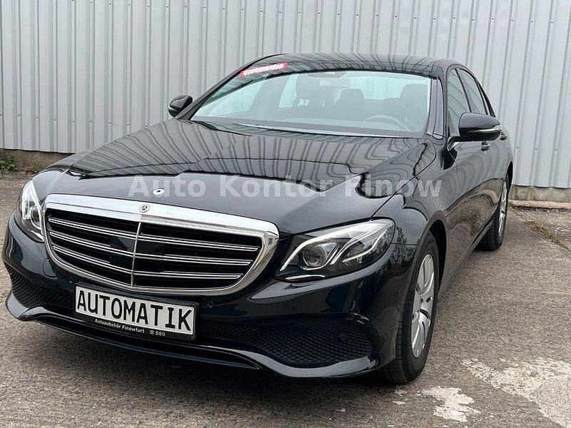 Gebraucht Mercedes E220 194 PS (142 kW) 2020 Obsidianschwarz  metalliclack Limousine