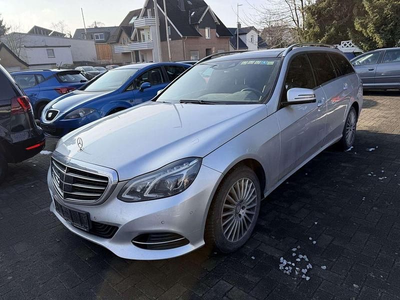 Gebraucht Mercedes E250 204 PS (150 kW) 2014 Grau Kombi
