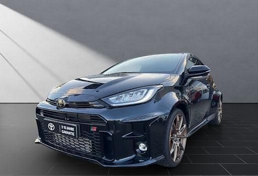 Precious black (schwarz) Gebraucht 2023 Toyota Yaris Kleinwagen | 41.490 € (Teuer) - Bild 1/4