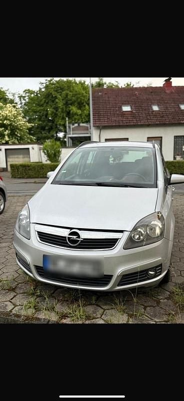 Grau Gebraucht 2005 Opel Zafira Van / Kleinbus | 2.000 € - Bild 1/4