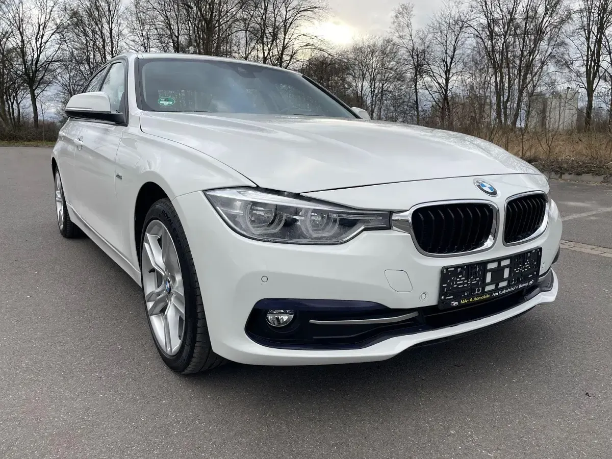 Gebraucht BMW 320 Sport Line 190 PS (139 kW) 2018 Weiß Limousine