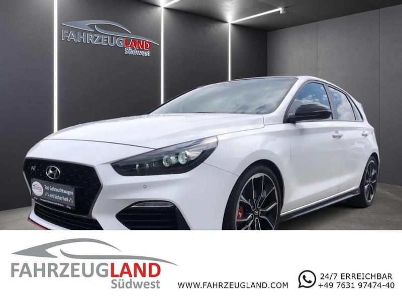 Polar white / sol Gebraucht 2019 Hyundai i30 Comfort Limousine | 23.990 € (Fairer Preis) - Bild 1/4