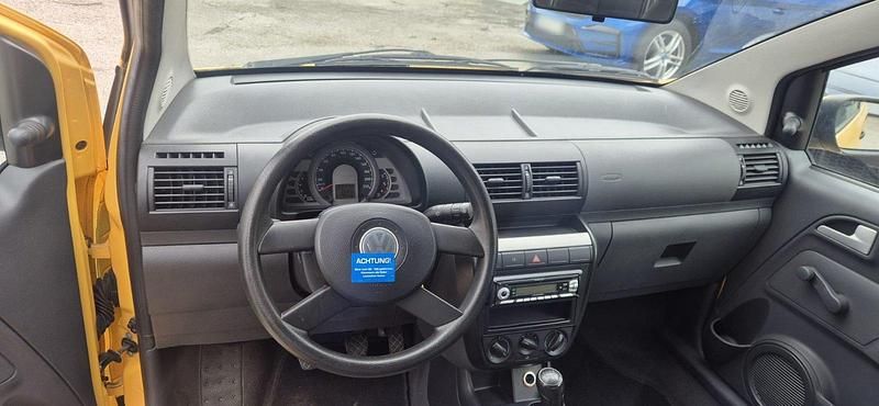 Gebraucht VW Fox 55 PS (40 kW) 2005 Gelb Kleinwagen
