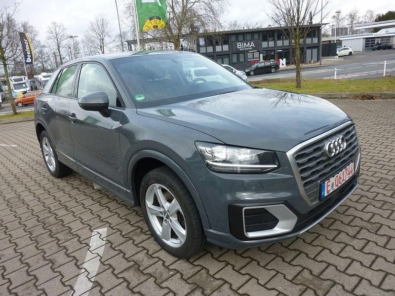 Gebraucht Audi Q2 Sport 116 PS (85 kW) 2018 Grau SUV