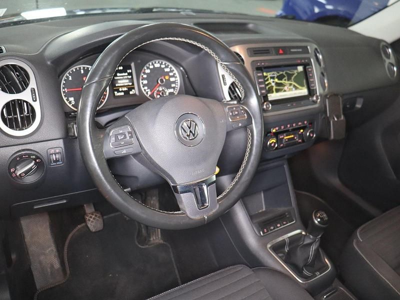 Gebraucht VW Tiguan Sportline 140 PS (102 kW) 2015 Silber SUV