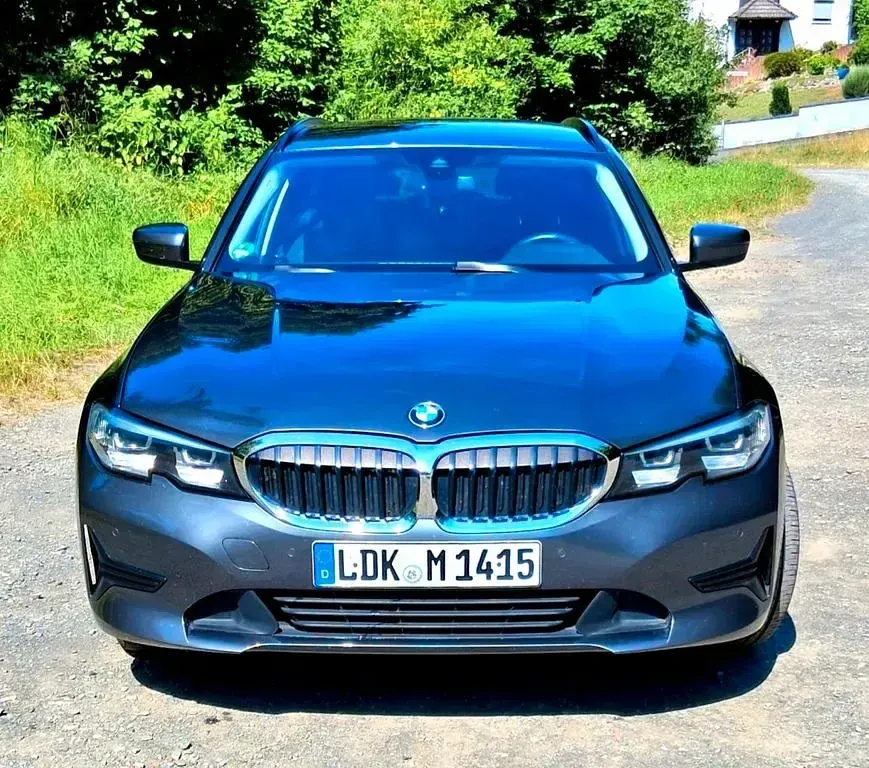 Gebraucht BMW 320 Advantage 190 PS (139 kW) 2019 Grau Kombi