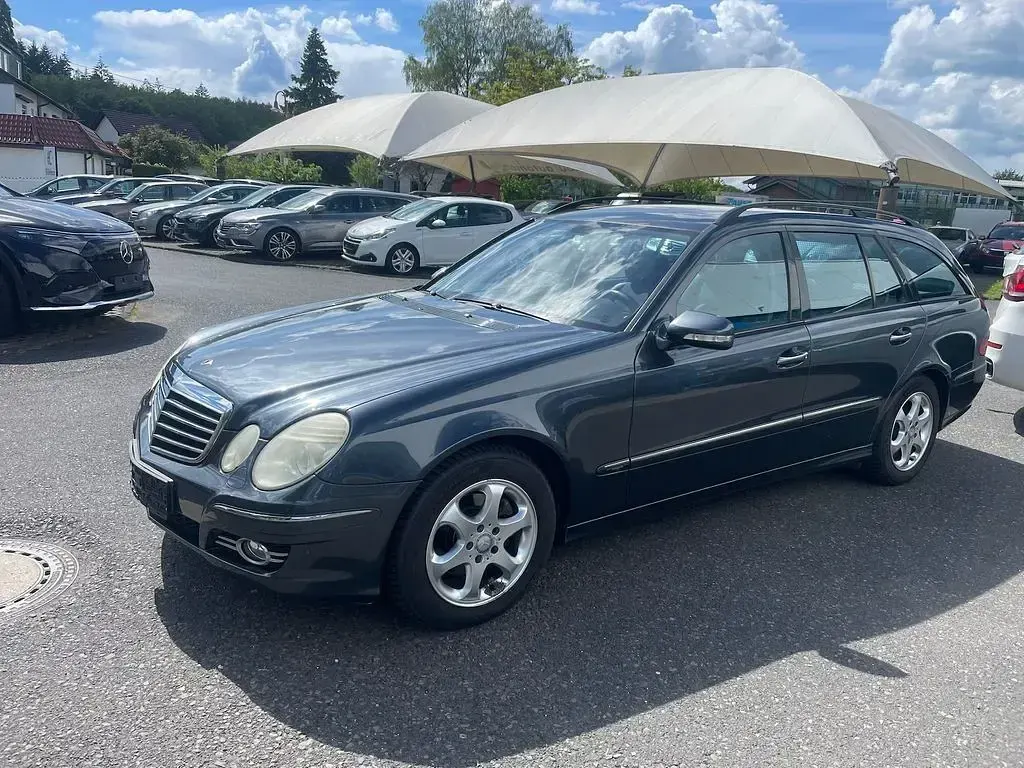 Gebraucht Mercedes E220 170 PS (125 kW) 2008 Grau Limousine