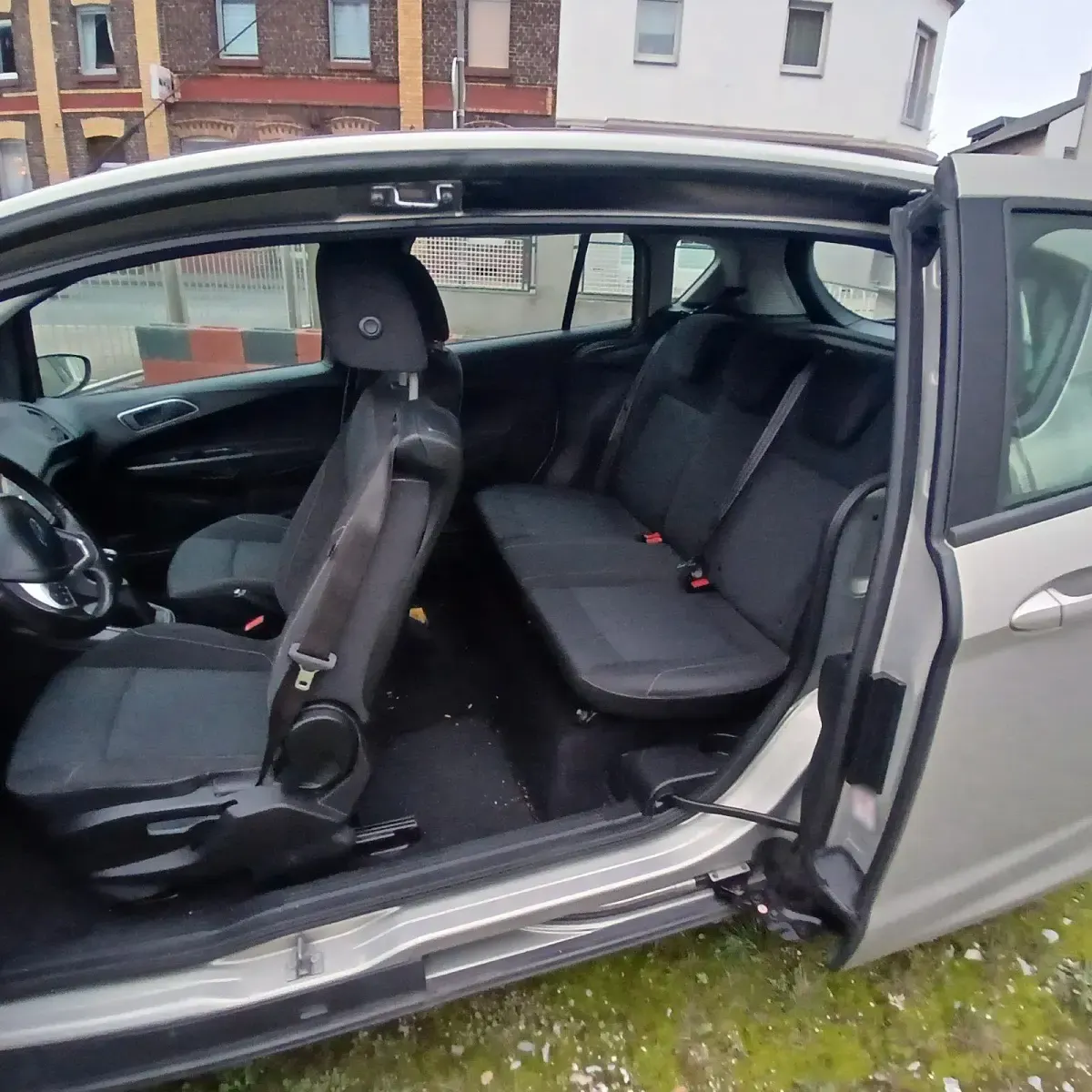Gebraucht Ford B-MAX 101 PS (74 kW) 2013 Grau Van / Kleinbus