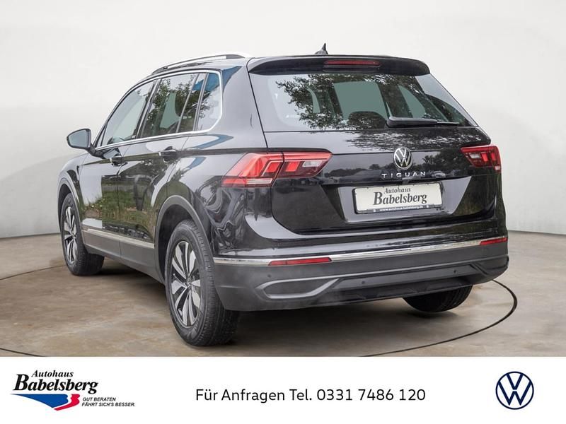 Gebraucht VW Tiguan Move 150 PS (110 kW) 2024 Schwarz SUV