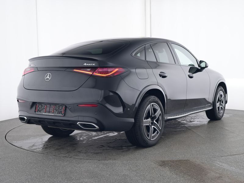 Gebraucht Mercedes GLC300e AMG 204 PS (150 kW) 2024 Schwarz black Coupé