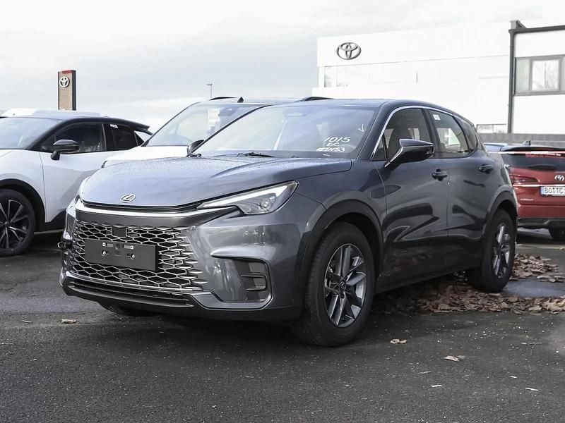Neu Lexus LBX 136 PS (100 kW) 2026 Grau SUV