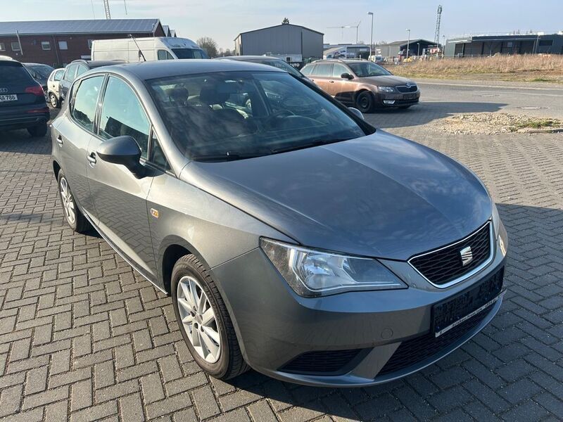 Grau Gebraucht 2013 Seat Ibiza Reference Limousine | 6.480 € (Fairer Preis) - Bild 1/4