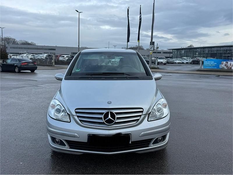 Gebraucht Mercedes B170 120 PS (88 kW) 2006 Silber Van / Kleinbus