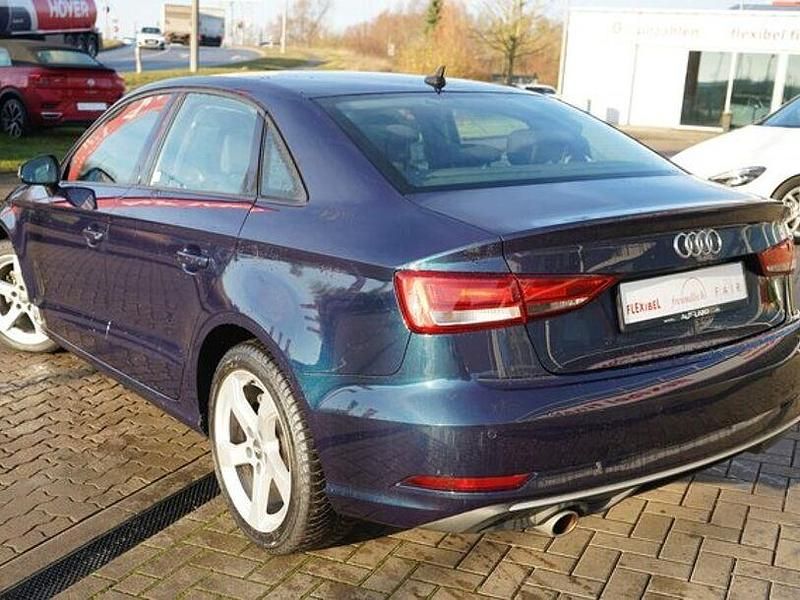 Gebraucht Audi A3 Sport 116 PS (85 kW) 2018 Blau Limousine