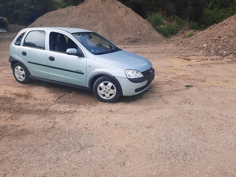 Andere außenfarben Gebraucht 2001 Opel Corsa Kleinwagen | 799 € (Fairer Preis) - Bild 1/4