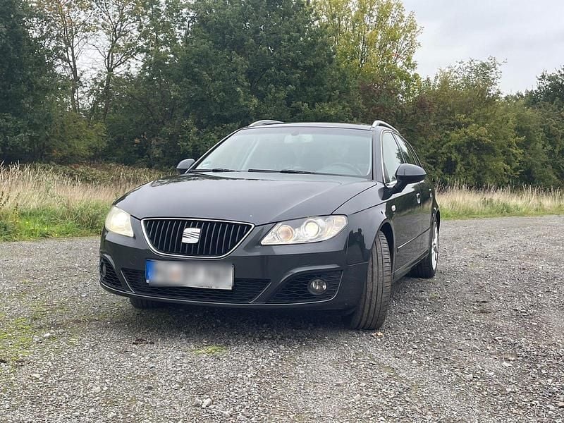 Grau Gebraucht 2010 Seat Exeo Sport Kombi | 4.999 € (Fairer Preis) - Bild 1/4