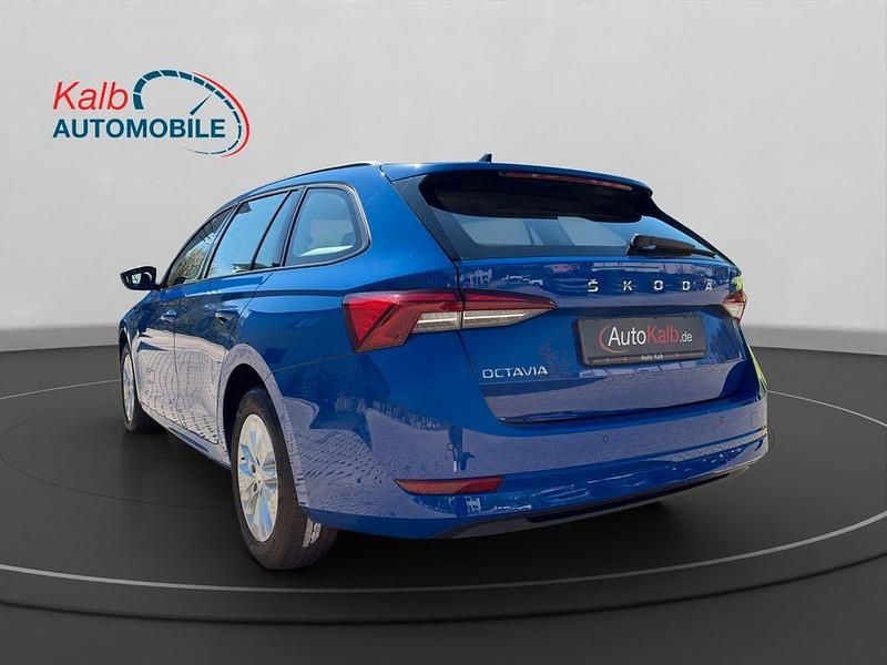 Gebraucht Skoda Octavia Ambition 150 PS (110 kW) 2023 Energy blau Kombi