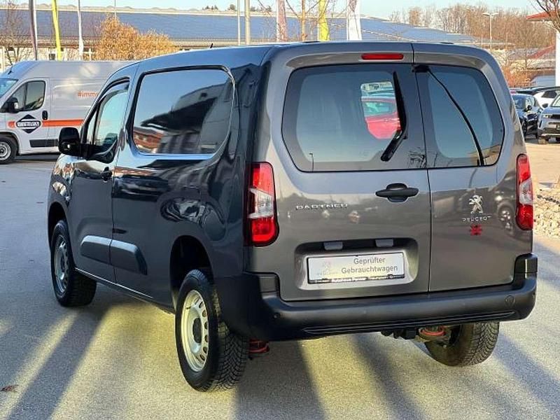 Gebraucht Peugeot Partner 131 PS (96 kW) 2024 Platinium grau metallic Van / Kleinbus