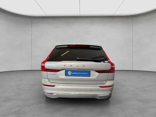 Gebraucht Volvo XC60 Plus 197 PS (144 kW) 2022 Silber SUV