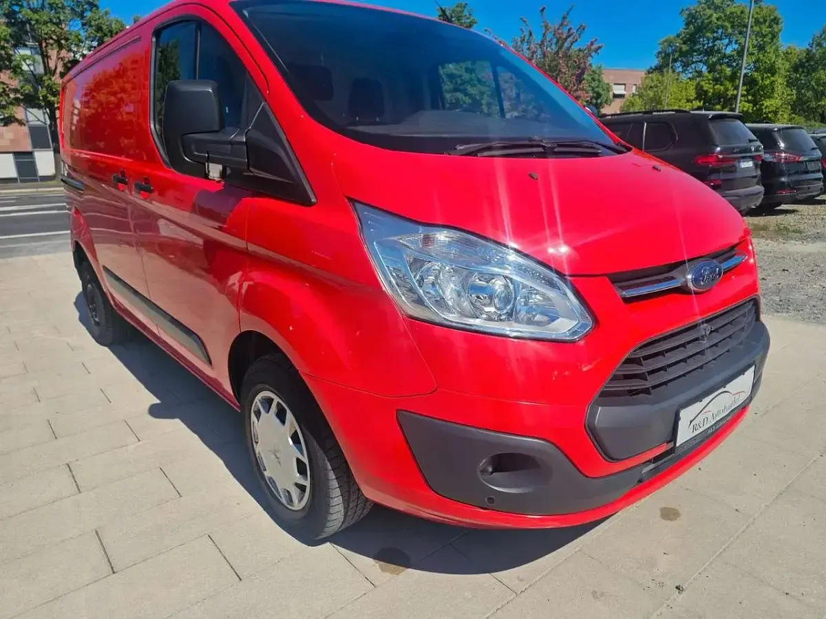 Gebraucht Ford Transit Custom Trend 105 PS (77 kW) 2017 Race red Van / Kleinbus