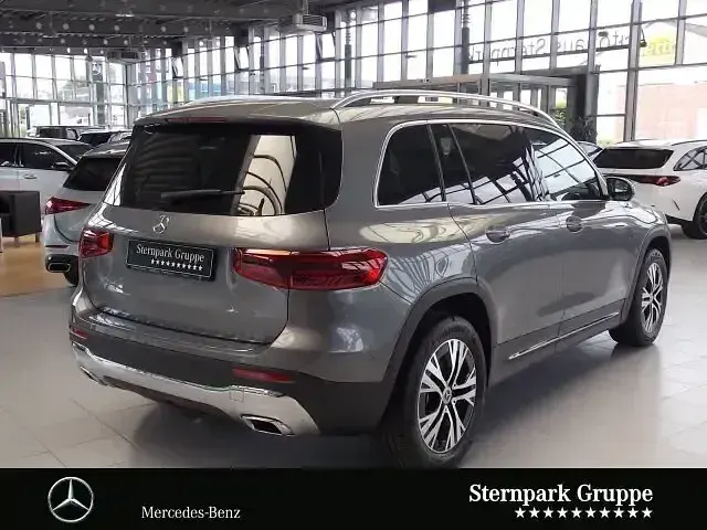 Gebraucht Mercedes GLB200 Progressive 163 PS (119 kW) 2024 Lack mountaingrau SUV