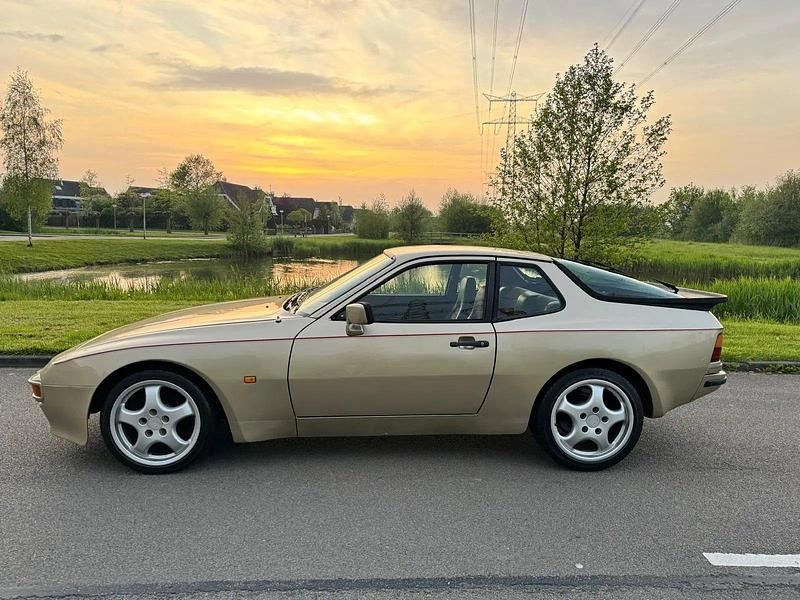 Gebraucht Porsche 944 163 PS (119 kW) 1983 Andere farben Coupé