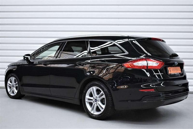 Gebraucht Ford Mondeo Titanium 160 PS (117 kW) 2017 Schwarz Kombi