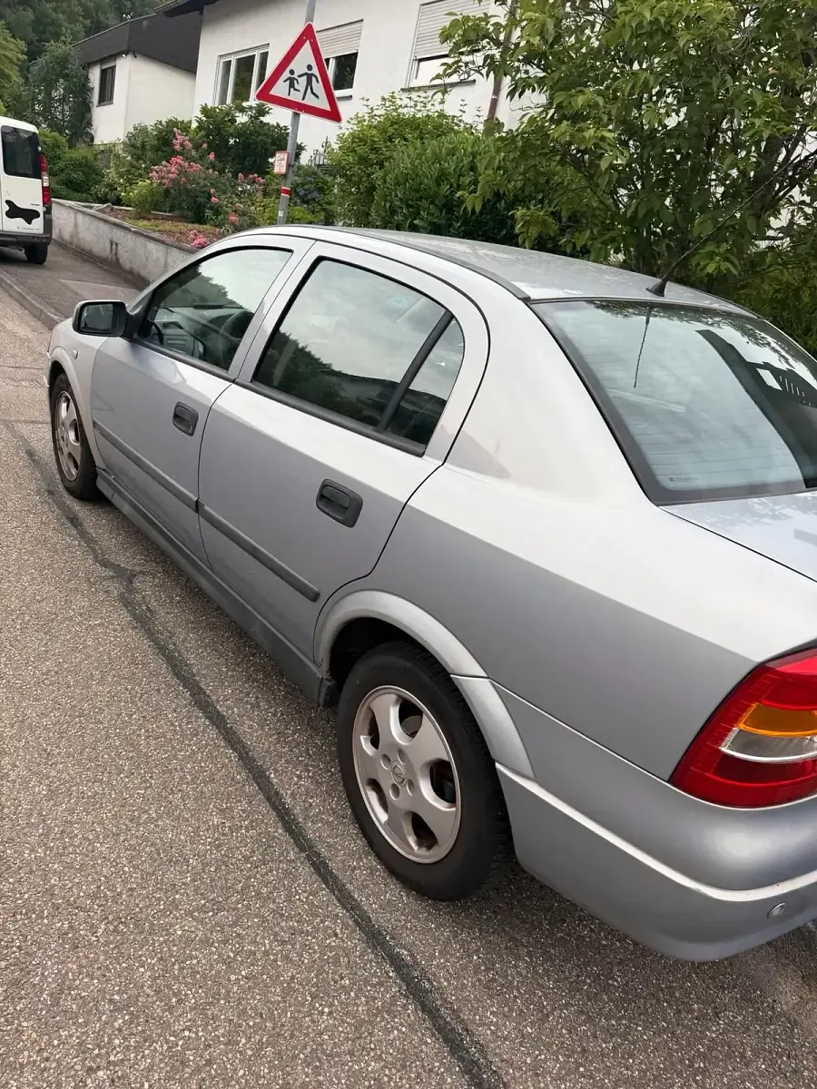 Gebraucht Opel Astra 102 PS (75 kW) 2002 Silber Limousine