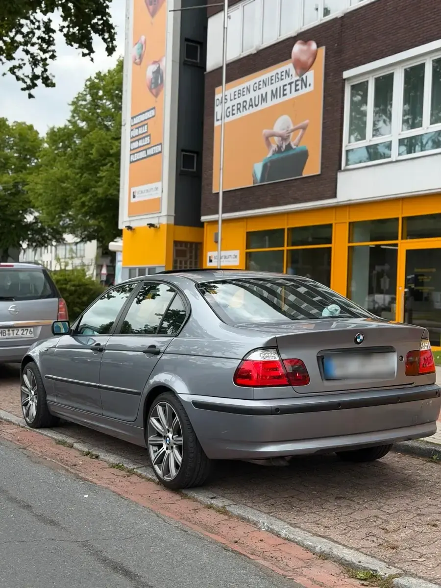 Gebraucht BMW 320 150 PS (110 kW) 2005 Grau Limousine