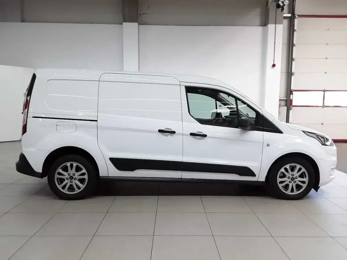 Gebraucht Ford Transit Trend 99 PS (72 kW) 2023 Frostweiss Van