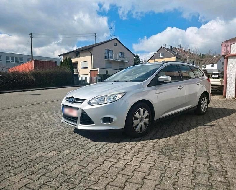 Gebraucht Ford Focus 105 PS (77 kW) 2011 Silber Kombi