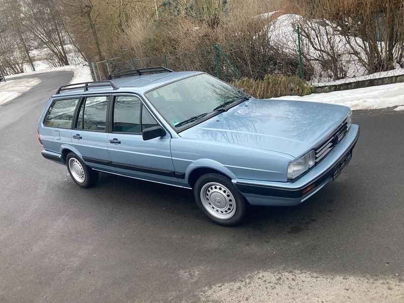 Second-hand VW Passat 87 CP (63 kW) 1987 Albastru Break