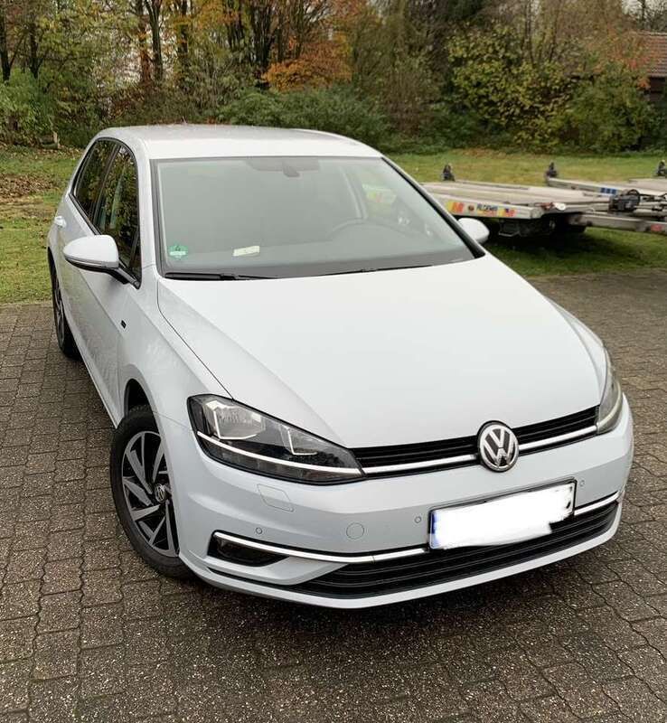 Weiß Gebraucht 2018 VW Golf VII Join Kleinwagen | 12.500 € (Guter Preis) - Bild 1/4